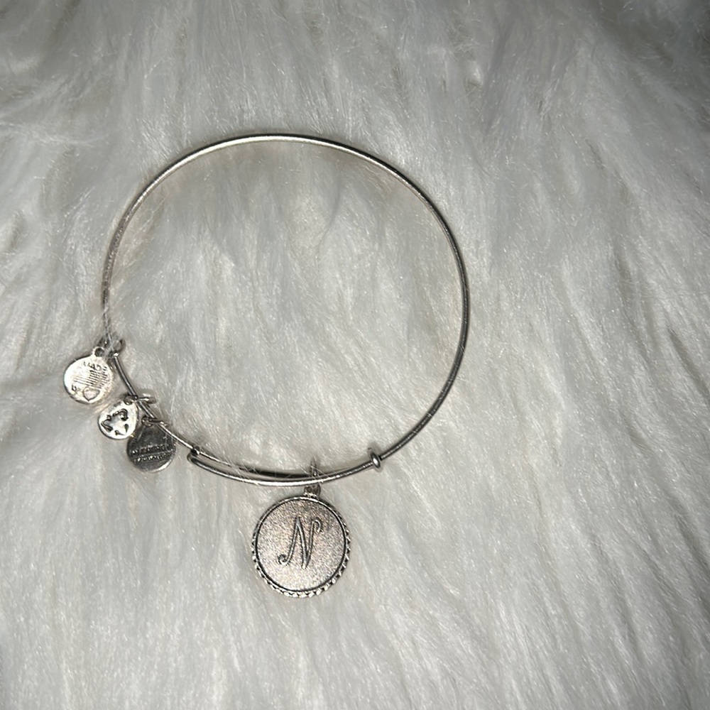 Gorgeous Alex and Ani bracelet silver